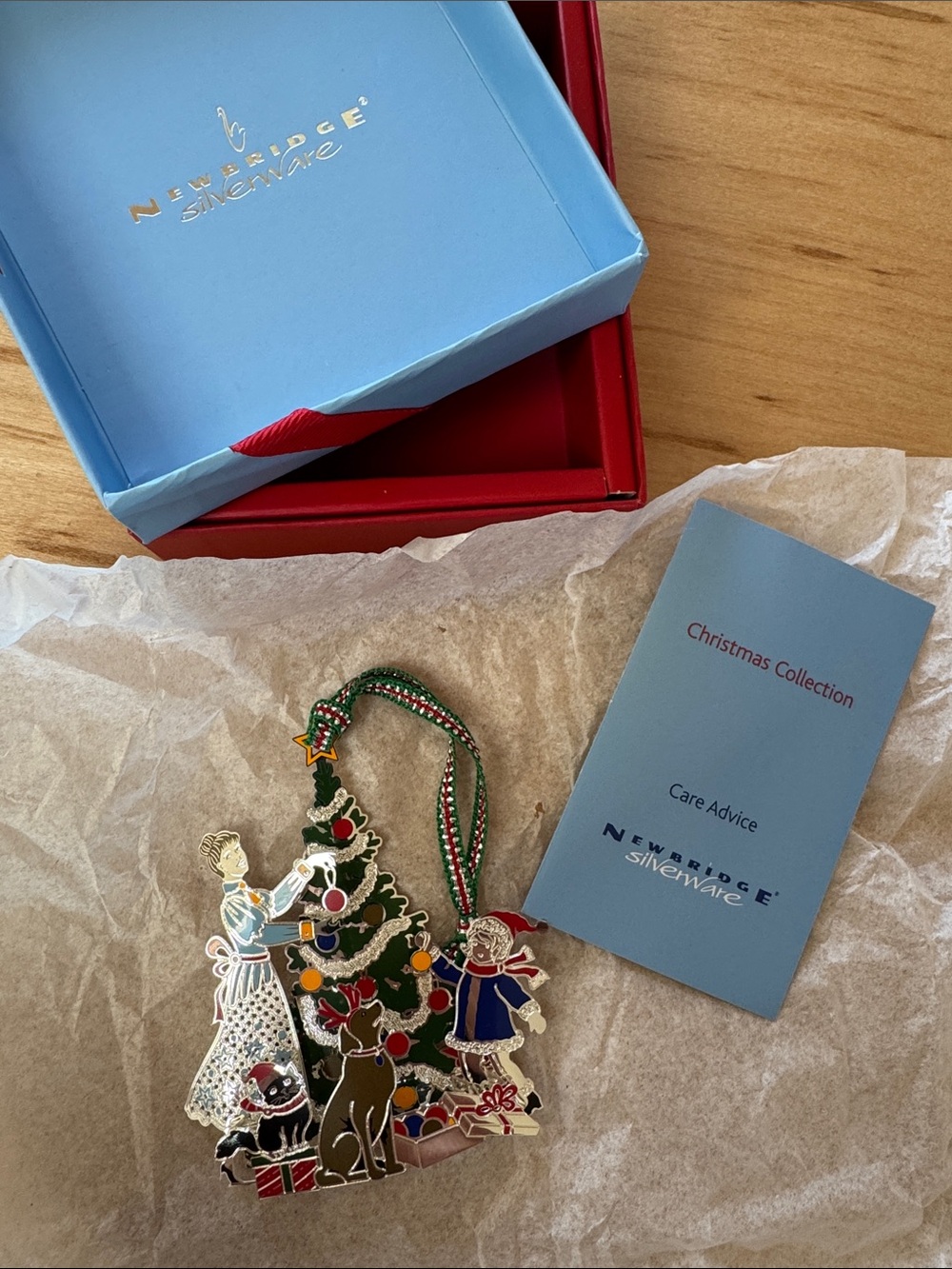 NEWBRIDGE SILVERWARE Christmas Family Tree Decoration with Original Box